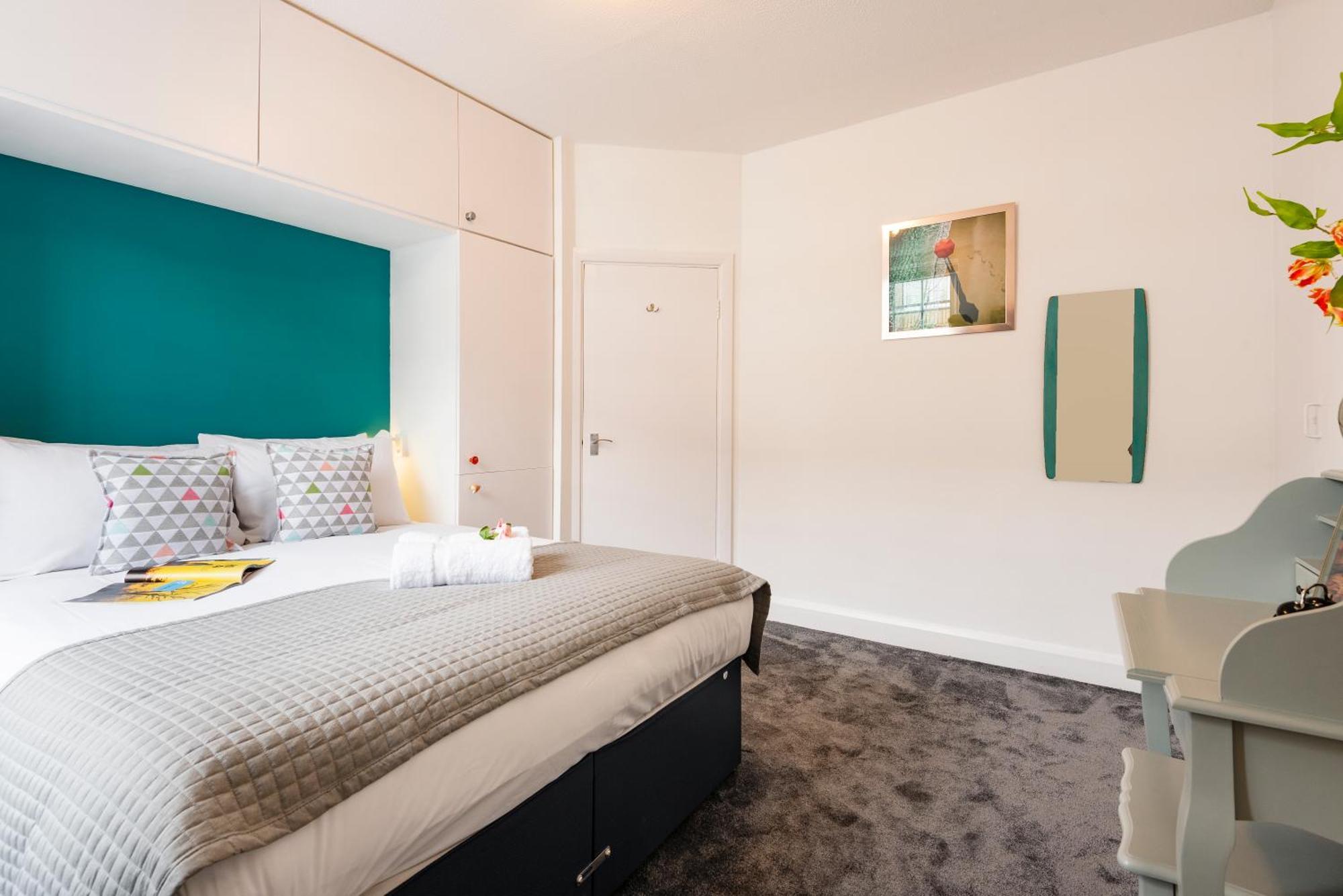 Lovely Portobello Near Westbourne Park Londra