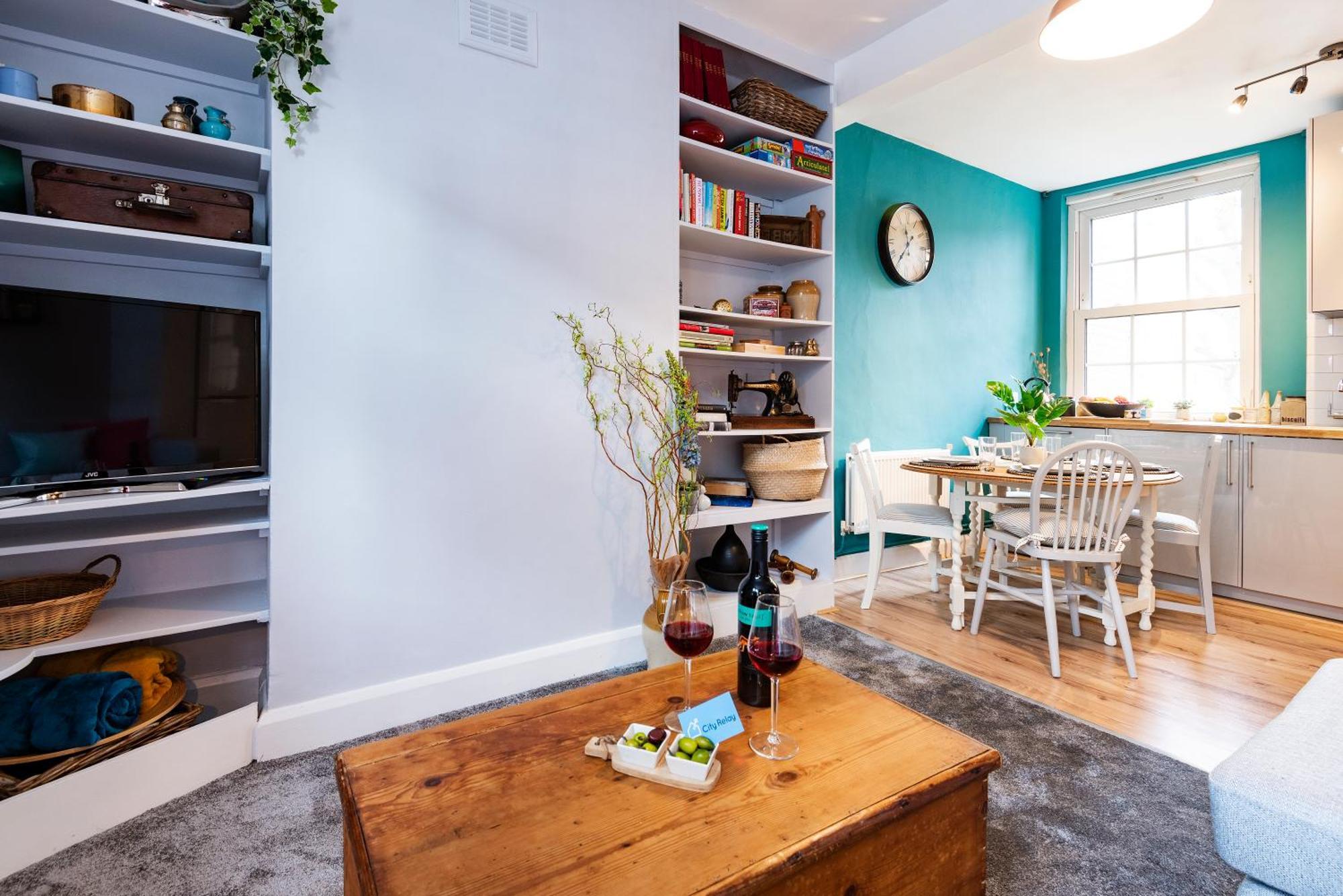 Lovely Portobello Near Westbourne Park Londra